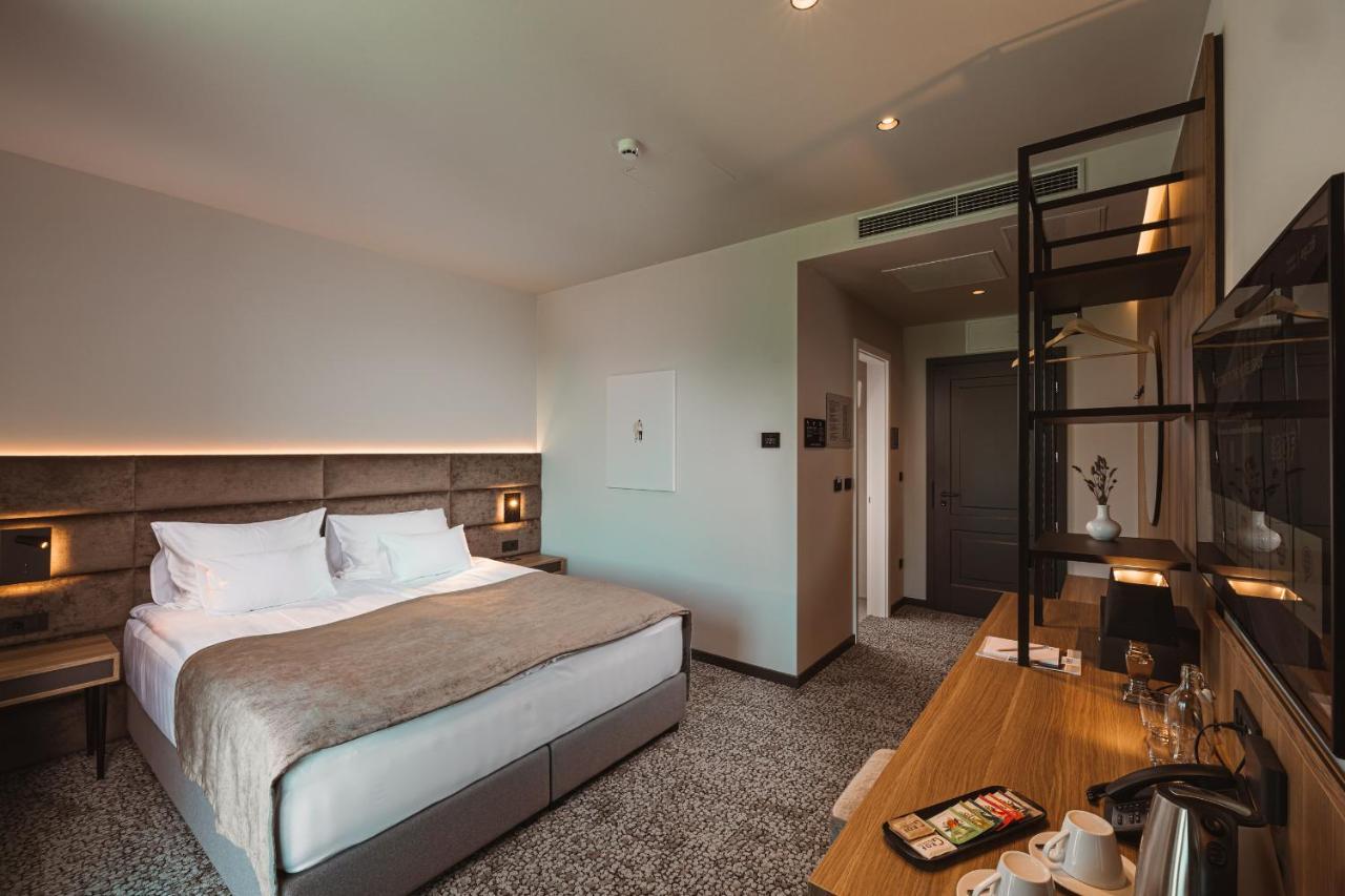 Hotel Grof Vransko 외부 사진