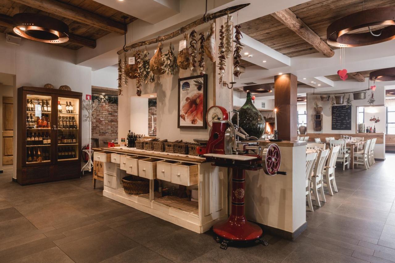 Hotel Grof Vransko 외부 사진